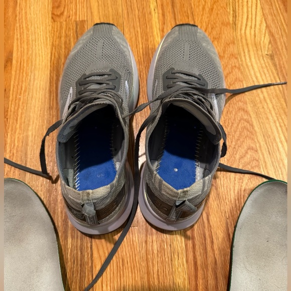 BROOKS Levitate 4 Running Shoes Size 9.5 - Picture 13 of 15